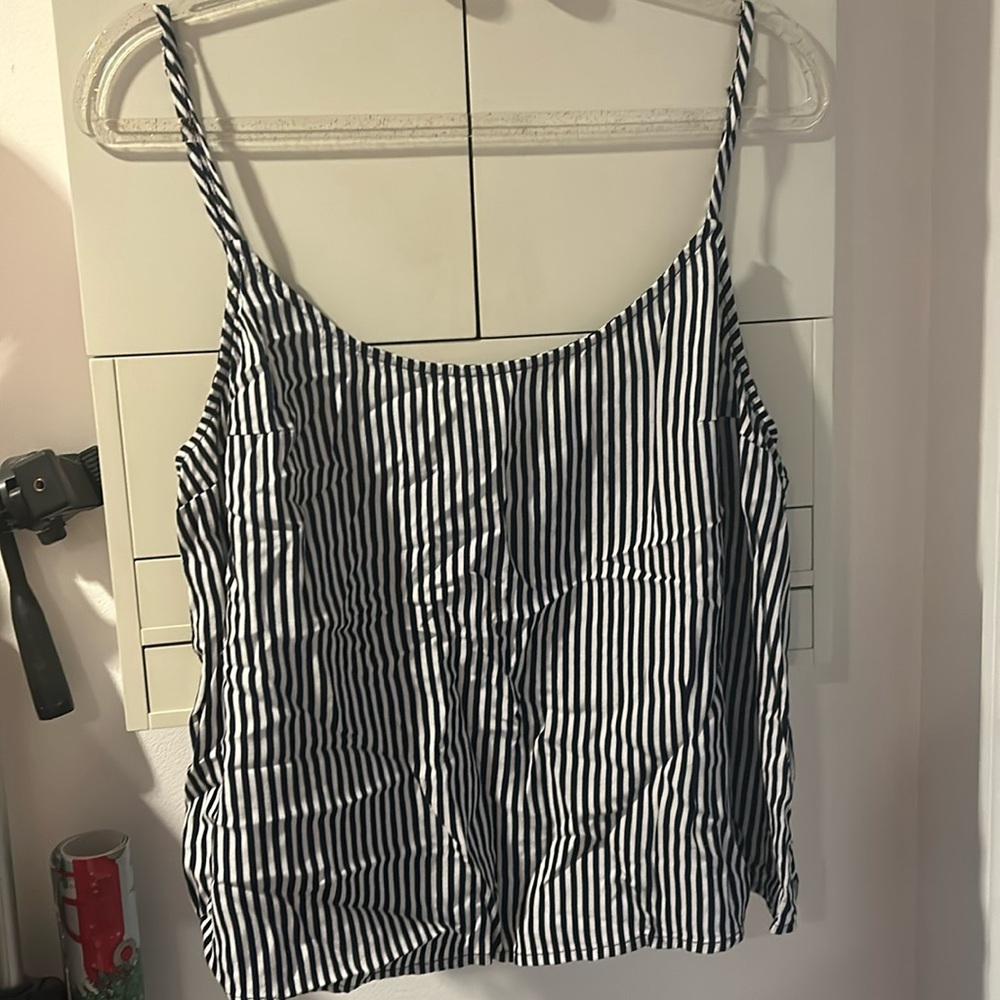 H&M striped navy blue cropped tank